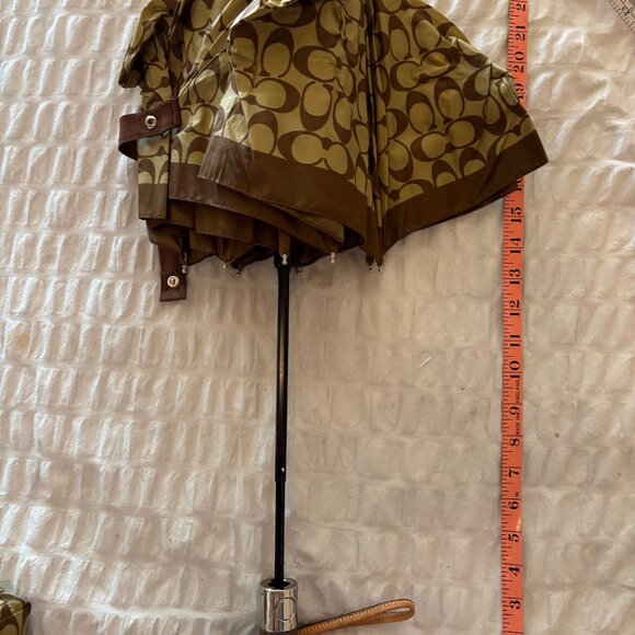 Authentic COACH Signature Classic Retractable Umbrella -NEW w/out TAGS - Picture 4 of 5